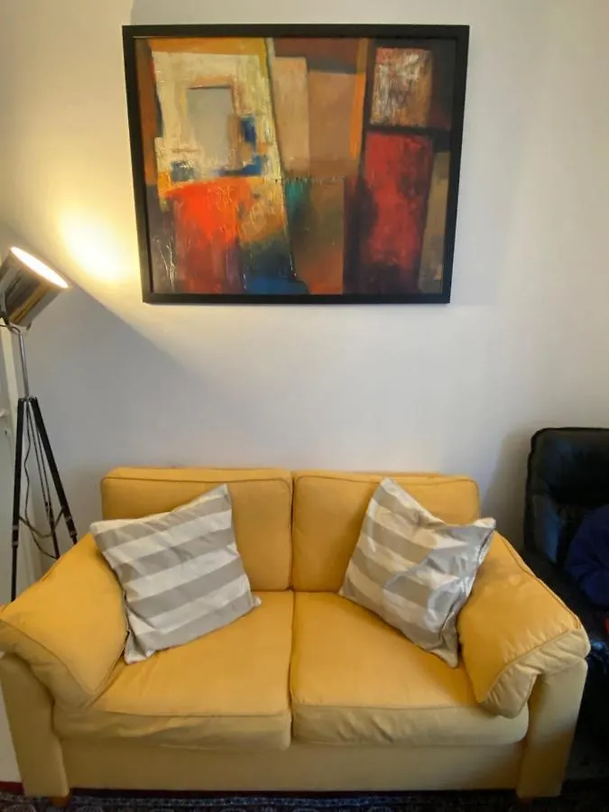Private Room Near Metro Easy Access Central Location Helsinki Homestay